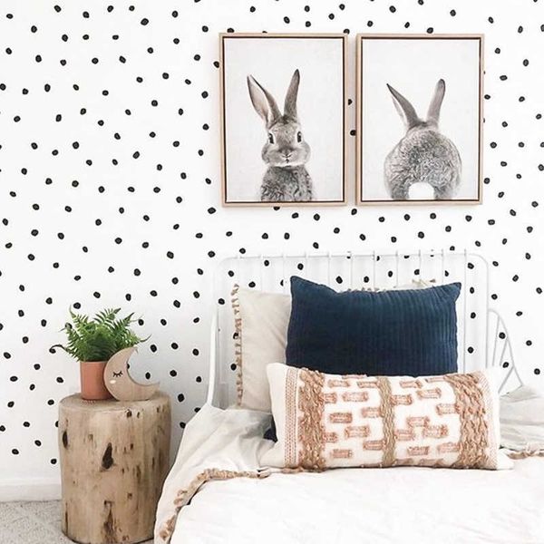 150 cute irregular dot-shaped wall stickers for baby nurseries and kids' rooms, featuring a geometric pattern vinyl decal for bedrooms
