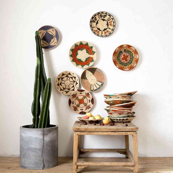 30-39CM rustic woven straw designer wall hanging for room decor and fruit display