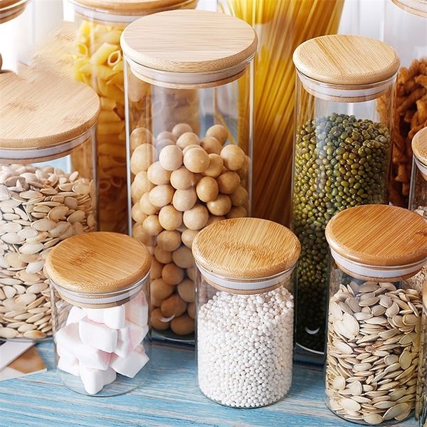 Bamboo-lidded borosilicate glass food storage container for kitchen use, ideal for preserving various grains