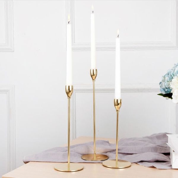 Candle Holders European Style Metal Simple Wedding Decoration Bar Party Living Room Decor Home Table stick 230403

European-style metal candle holders for weddings, bars, parties, and home decor, simple table sticks