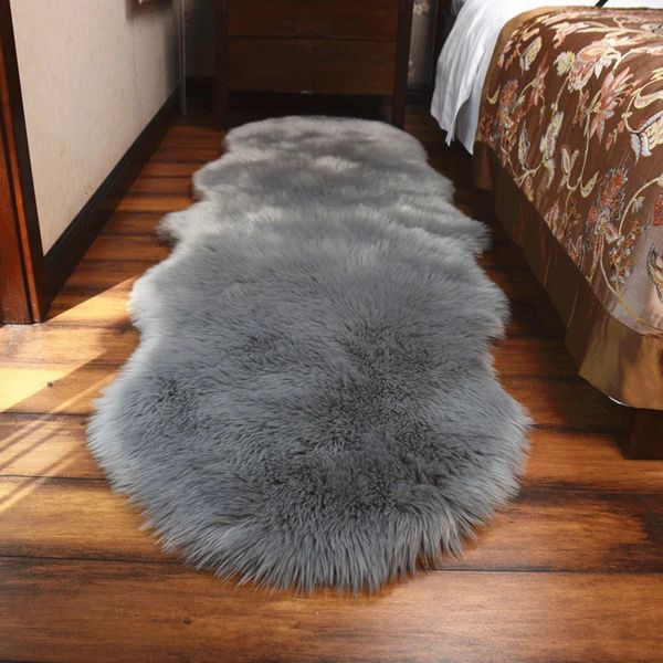 Carpet Soft Fur Wool Rugs for Bedroom Living Room Carpet Fluffy Sofa Chair Cushion Washable Hairy Bedside Floor Mat Sleeping Room Rug 231113

Plush wool fur rugs for bedroom and living room, soft carpet for sofa chairs, washable fluffy floor mat by bedside