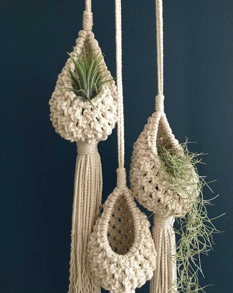 Handwoven Bohemian floral basket wall tapestry in wind-inspired boho decor style 210609
