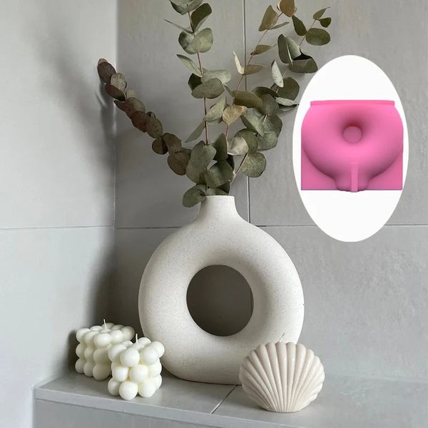 Large silicone mold for crafting unique concrete or gypsum planters, ideal for succulents and donut-shaped flowerpots