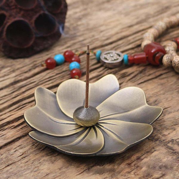 Metal Cherry Blossom Incense Burner - Compact Alloy Holder for Joss Sticks and Sandalwood, Home Decoration Piece