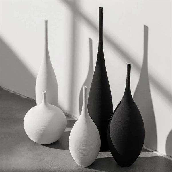 Nordic-style ceramic vase for home decor, ideal for dried floral displays in living rooms or as a modern centerpiece on TV cabinets and dining tables