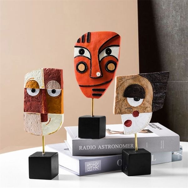 Resin decorative figurines for traditional abstract home and living room tabletop or cabinet display