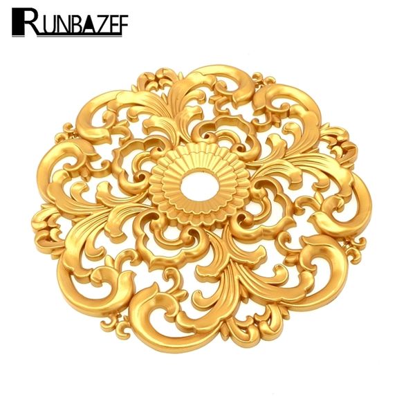 RUNBAZEF European-style decorative furnishings featuring floral furniture accents, wall embellishments, lamp-adorned ceiling decor, and poolside accessories