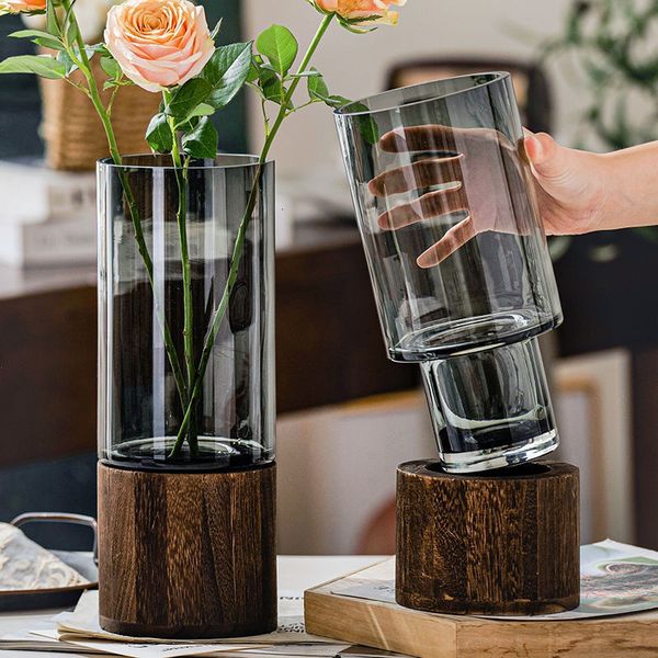 Simple European hydroponic vase with wooden base for tabletop floral arrangements in living spaces