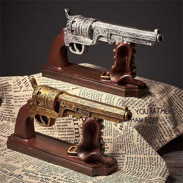 Vintage-inspired nostalgic home decor accessories and artistic antique figurines for cafes, bars, windows, and desks